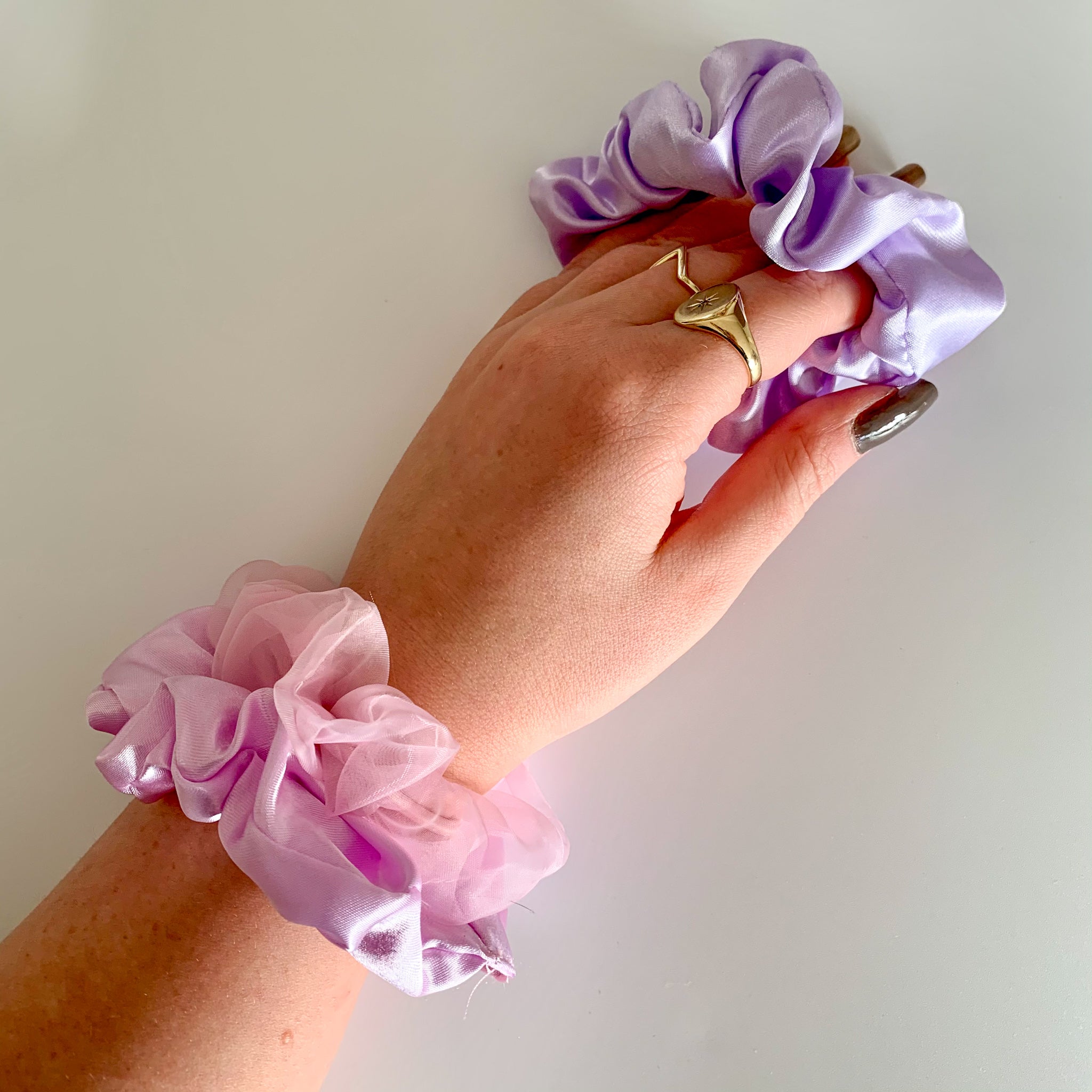 Satin Scrunchie - Pink