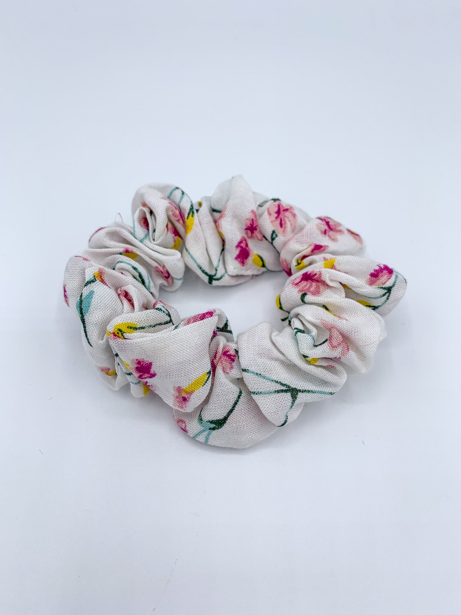 Ditsy Floral Scrunchie - White