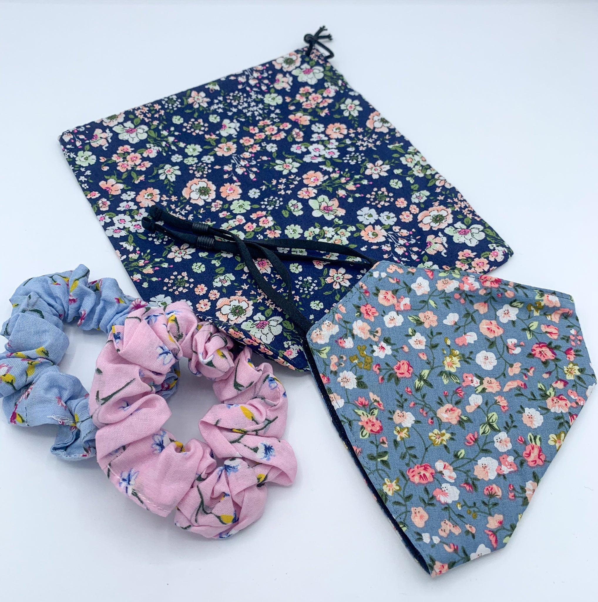 Lopez Navy Floral Ditsy Bundle